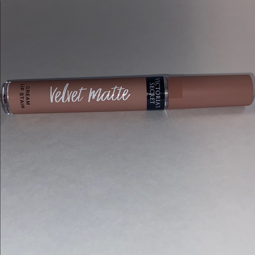 Victoria's Secret Velvet Matte in Adored